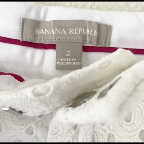 Banana Republic White Eyelet Shorts SZ 2 - Picture 3 of 4